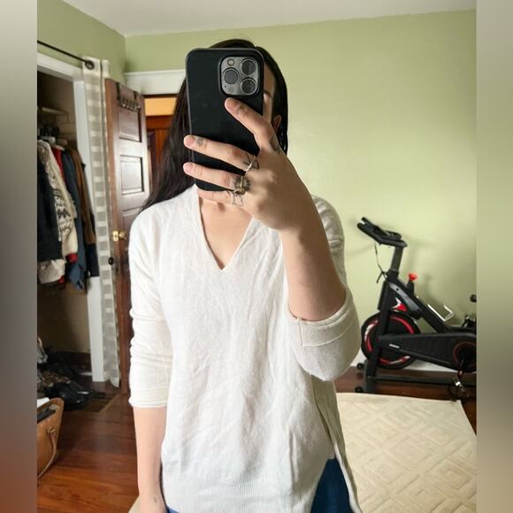 Inhabit 100% cashmere sweater cream v neck side button cozy warm winter - Picture 1 of 6